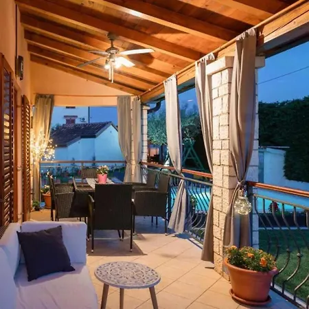 Mia & Iva For 6 2 People Near With Private Pool & Kids Playground - Pet Friendly * Пореч