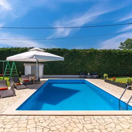 Mia & Iva For 6 2 People Near With Private Pool & Kids Playground - Pet Friendly * Poreč