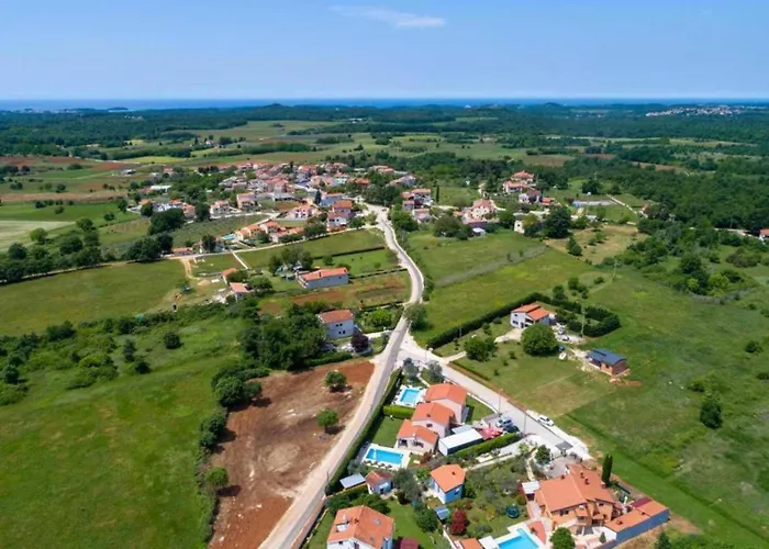 Вилла Mia & Iva For 6 2 People Near With Private Pool & Kids Playground - Pet Friendly Пореч