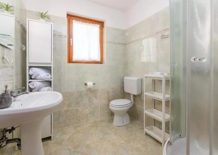 Mia & Iva For 6 2 People Near With Private Pool & Kids Playground - Pet Friendly *