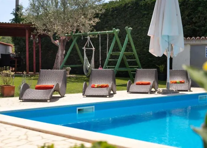 Вилла Mia & Iva For 6 2 People Near With Private Pool & Kids Playground - Pet Friendly *