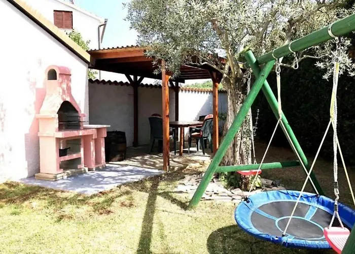 Mia & Iva For 6 2 People Near With Private Pool & Kids Playground - Pet Friendly