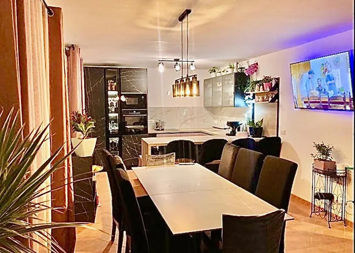 Вилла Mia & Iva For 6 2 People Near With Private Pool & Kids Playground - Pet Friendly Пореч