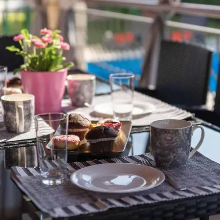 Mia & Iva For 6 2 People Near With Private Pool & Kids Playground - Pet Friendly Vila