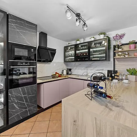 Mia & Iva For 6 2 People Near With Private Pool & Kids Playground - Pet Friendly Villa *