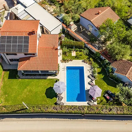 Mia & Iva For 6 2 People Near With Private Pool & Kids Playground - Pet Friendly * Porec