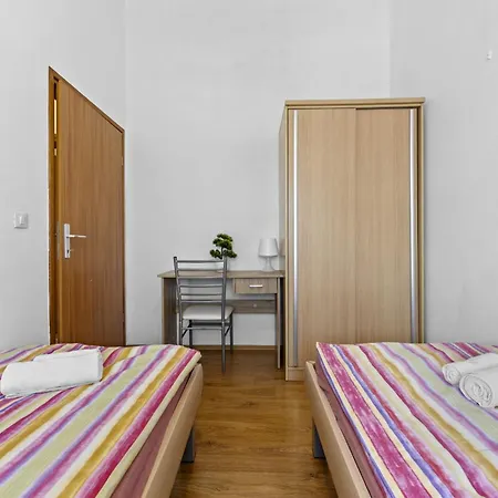 Mia & Iva For 6 2 People Near With Private Pool & Kids Playground - Pet Friendly Villa