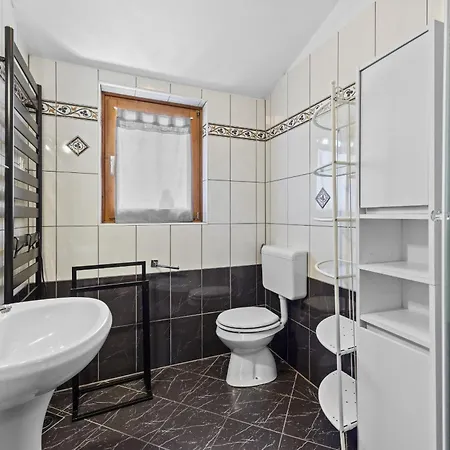 Mia & Iva For 6 2 People Near With Private Pool & Kids Playground - Pet Friendly *