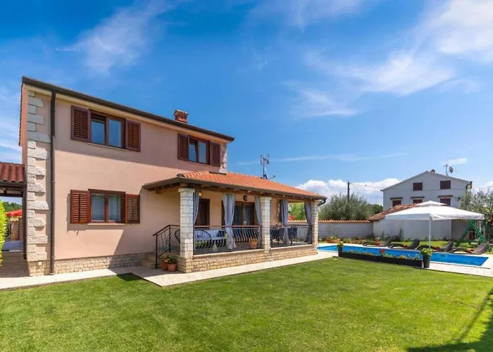 Villa Mia & Iva For 6 2 People Near With Private Pool & Kids Playground - Pet Friendly