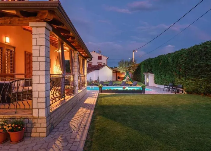 Mia & Iva For 6 2 People Near With Private Pool & Kids Playground - Pet Friendly