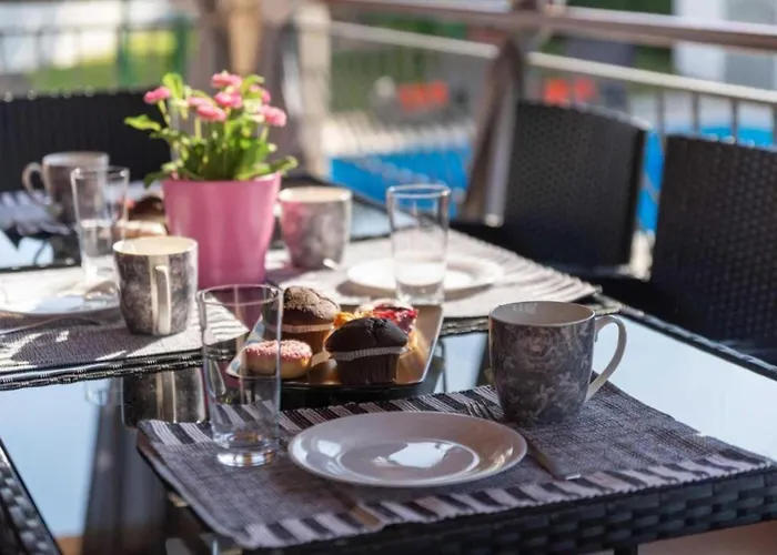 Mia & Iva For 6 2 People Near With Private Pool & Kids Playground - Pet Friendly Villa