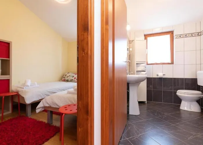 Mia & Iva For 6 2 People Near With Private Pool & Kids Playground - Pet Friendly *