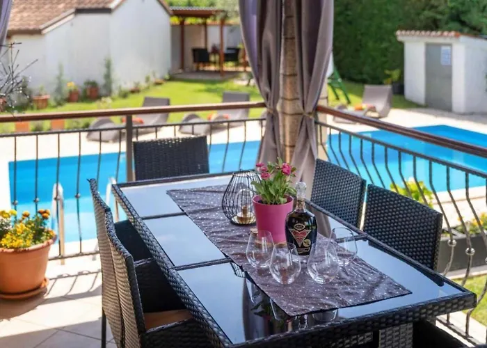 Villa Mia & Iva For 6 2 People Near With Private Pool & Kids Playground - Pet Friendly *