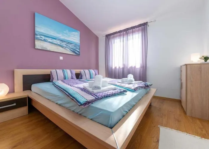 Mia & Iva For 6 2 People Near With Private Pool & Kids Playground - Pet Friendly Poreč